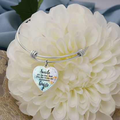 Luxury Heart Bangle - Smile