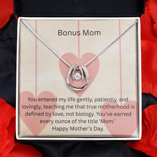 Lucky In Love Necklace - Bonus Mom